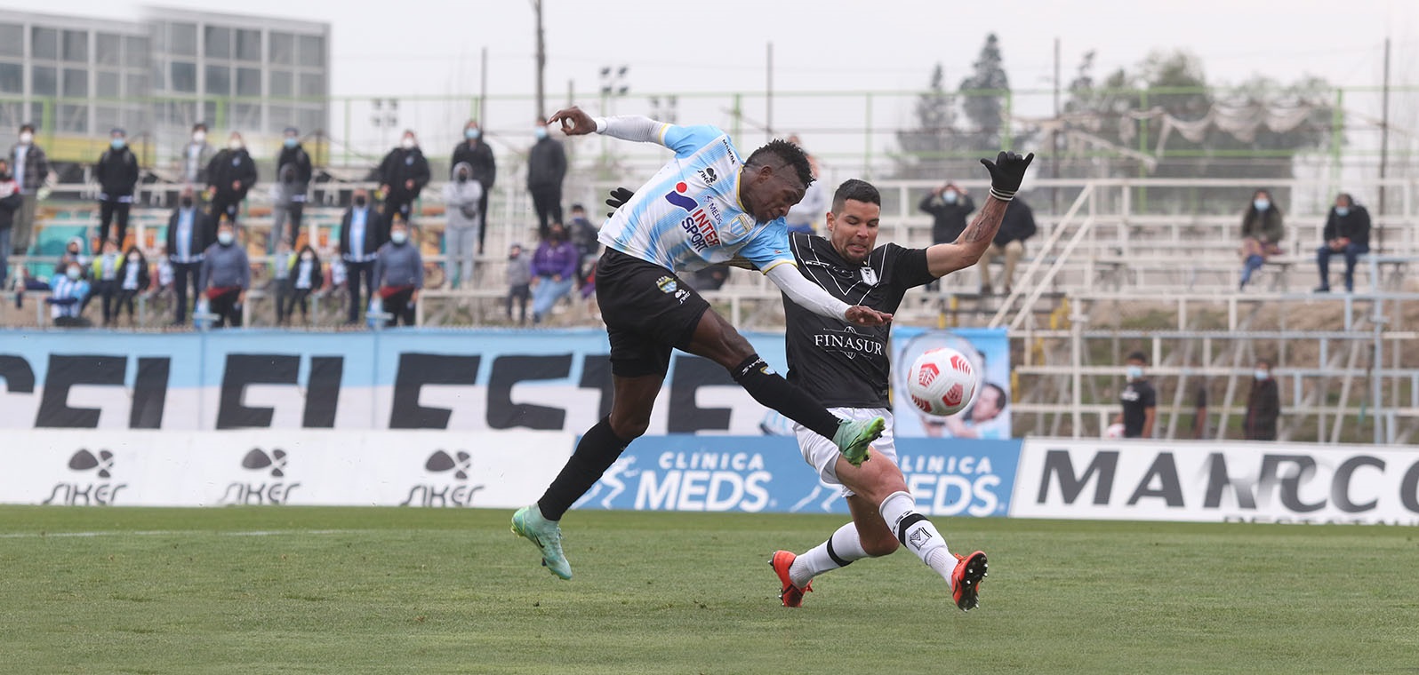 Santiago Morning venció a Magallanes y se instala en la cima del Torneo