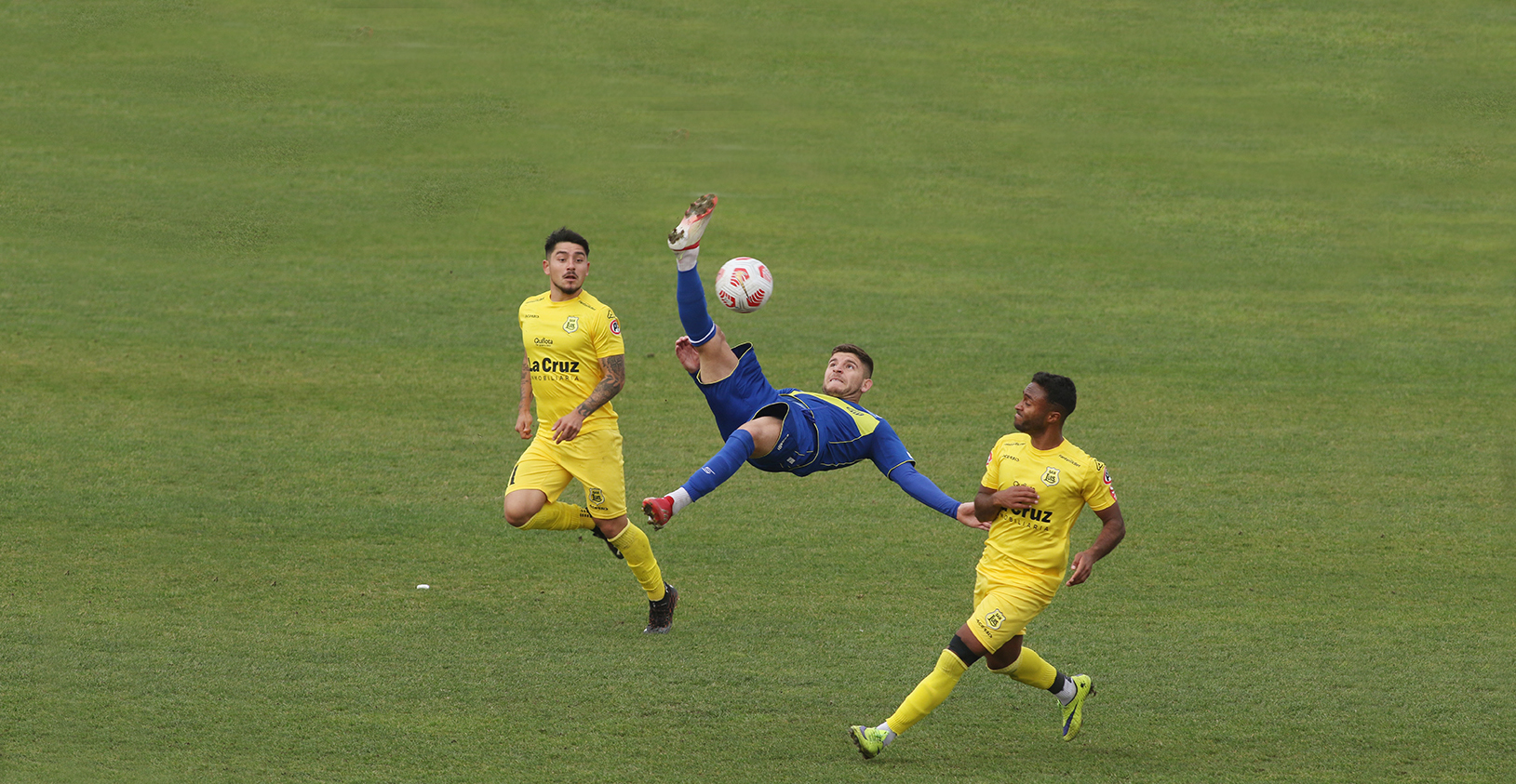 Barnechea y San Luis igualaron sin goles en el Municipal de La Pintana