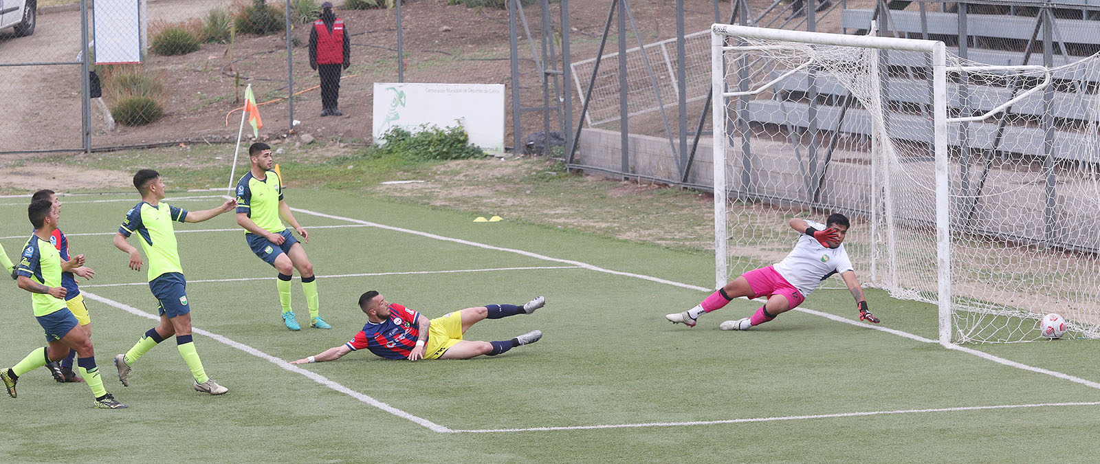 Deportes Iberia venció a Colina y continúa en el liderato