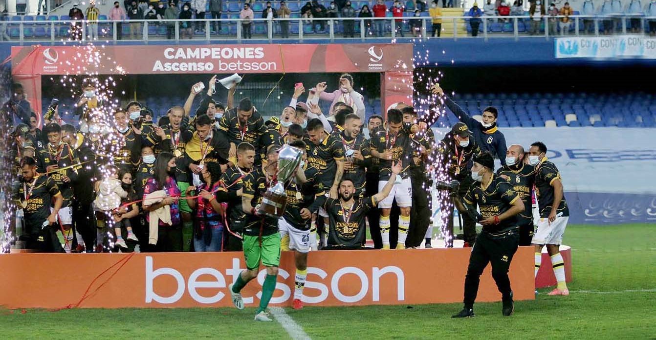 COQUIMBO UNIDO VENCIÓ A FERNANDEZ VIAL Y SE CONSAGRÓ CAMPEON DEL ASCENSO