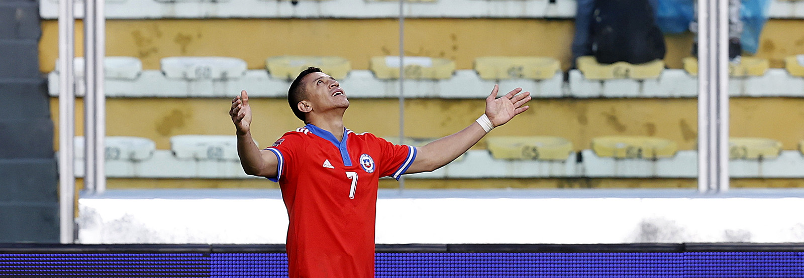 Chile sigue en la carrera mundialista
