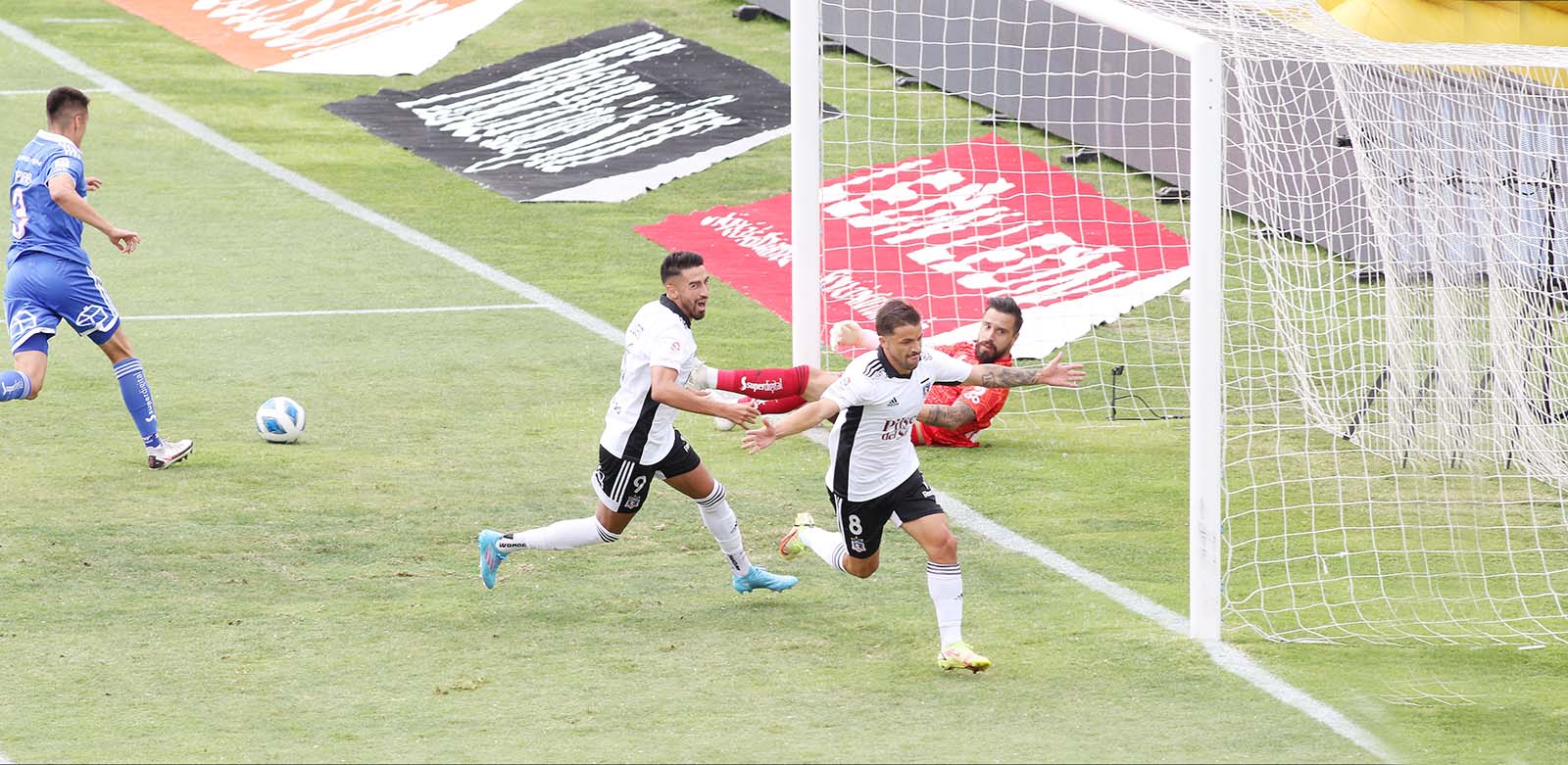 Superclásico: Colo Colo golea a la “U” y extiende su ventaja en el Monumental