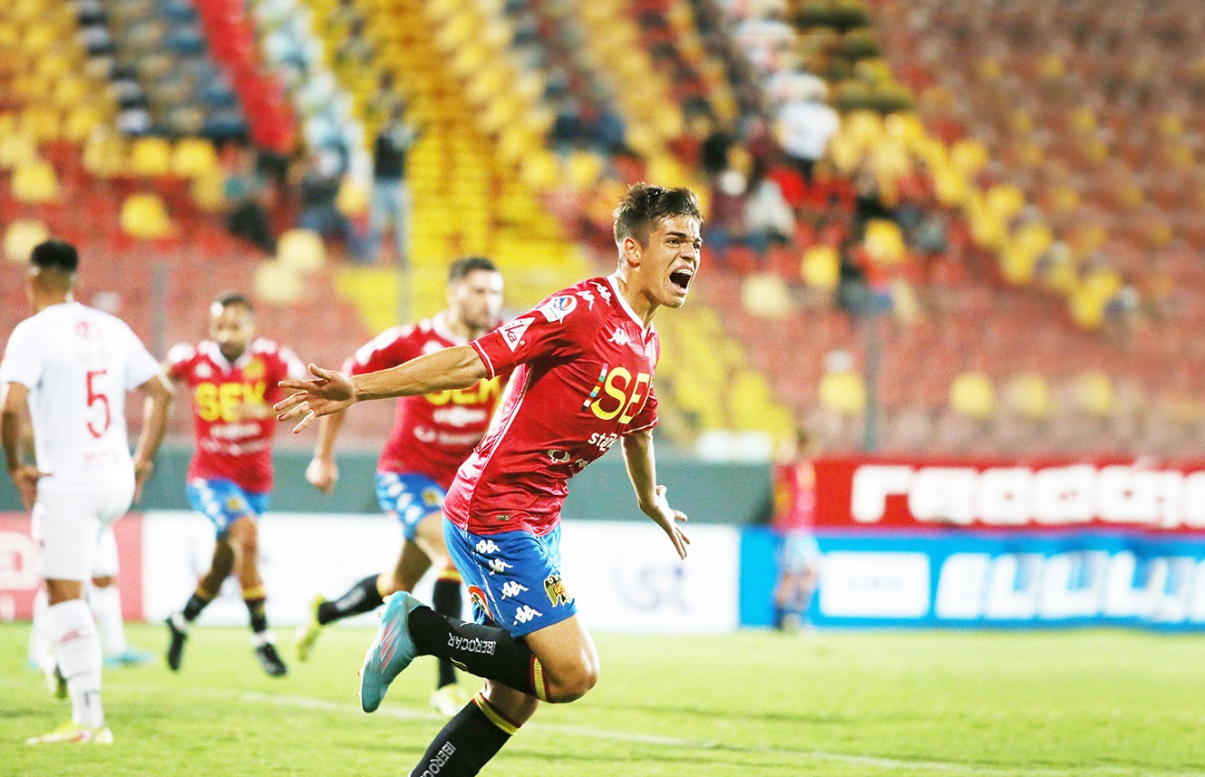 Unión Española derrotó a Ñublense y le quita su invicto en el Torneo