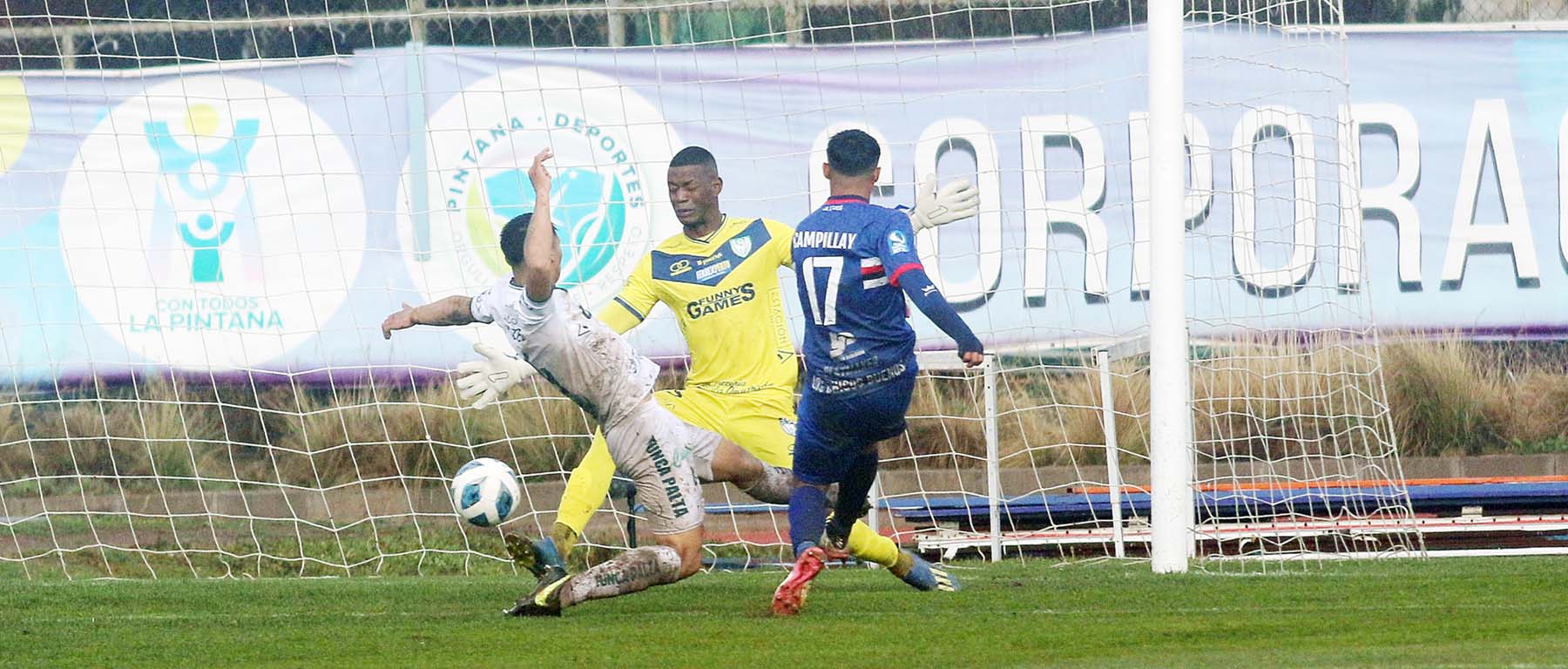 Real San Joaquín venció a General Velásquez en La Pintana y se aleja del fondo de la tabla