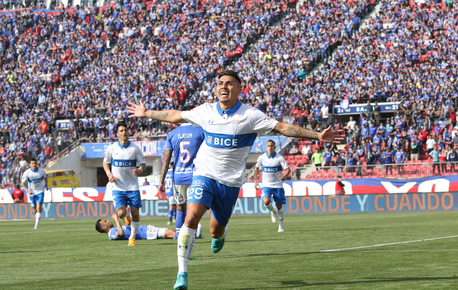 La UC venció por goleada a la U y se queda con el clásico universitario