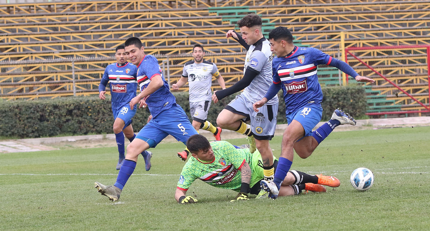 Lautaro de Buin rescató un empate en la agonía ante Real San Joaquín