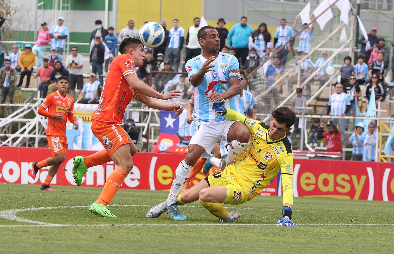 Magallanes y Cobreloa igualaron sin goles y dejan la llave abierta en Copa Chile