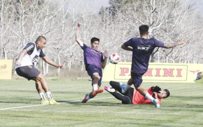 *FOTOS* DEPORTES IBERIA Y COLO COLO DISPUTARON PARTIDO AMISTOSO EN COMPLEJO DEPORTIVO DEL SIFUP