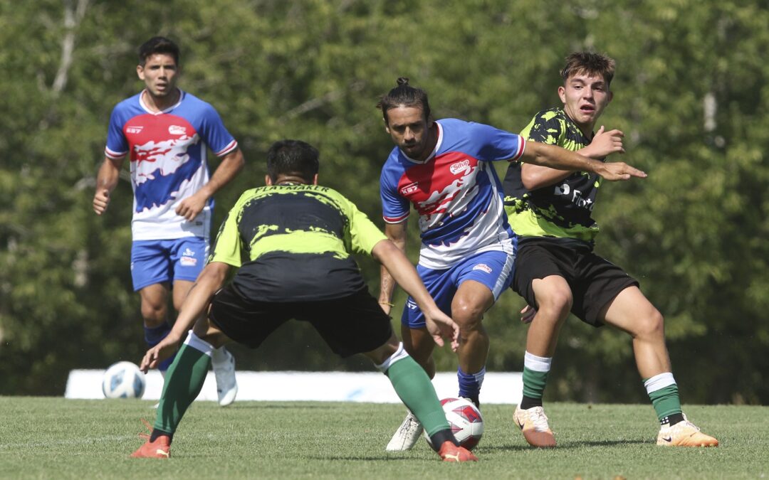 JUGADORES LIBRES ENFRENTARON AMISTOSOS ANTE TRASANDINO Y SANTIAGO MORNING